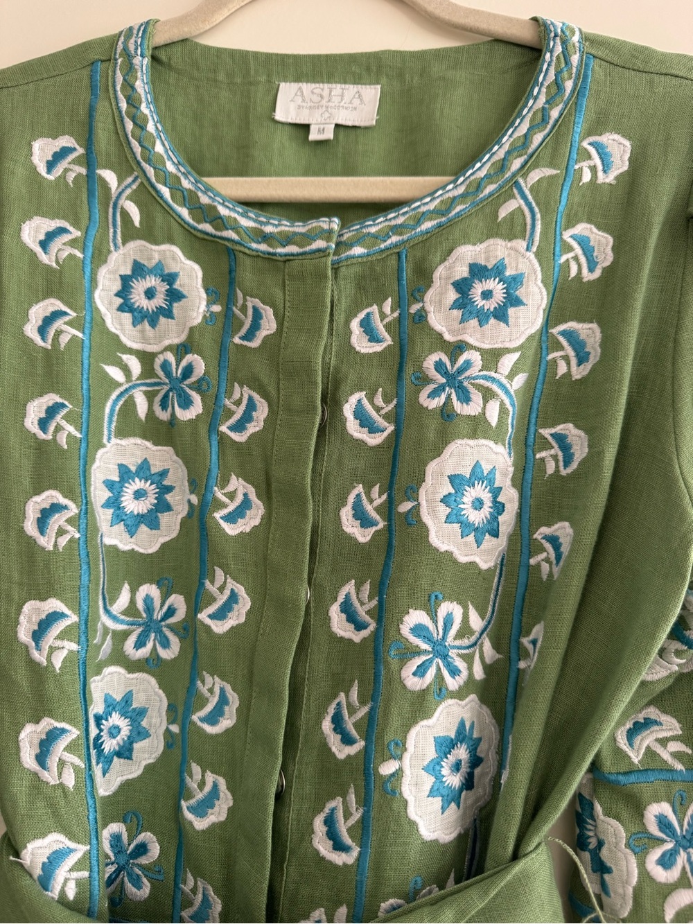 Lucia dress by ASHA emerald green linen with blue embroidery! Perfect dress! - Picture 7 of 9